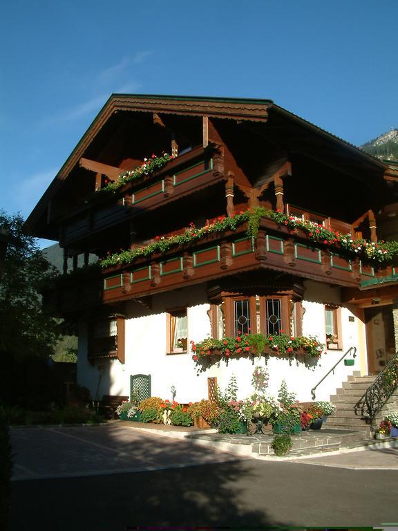 Gaestehaus Vier Jahreszeiten Майрхофен Экстерьер фото